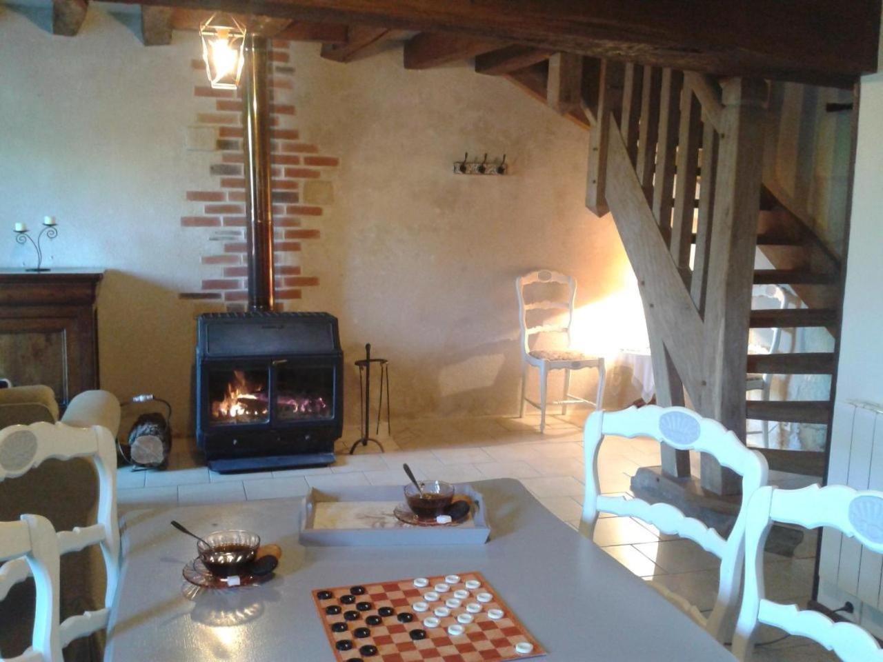 Gites A L'Ombre Des Chenes Châteauvieux Buitenkant foto