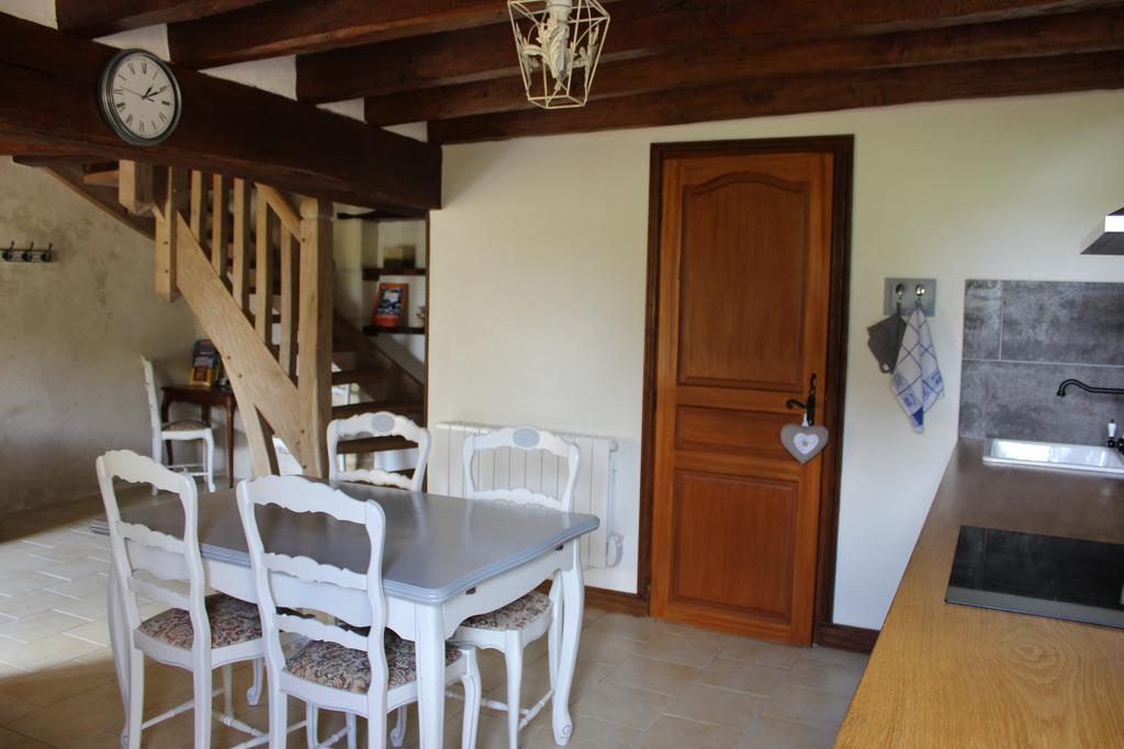 Gites A L'Ombre Des Chenes Châteauvieux Kamer foto